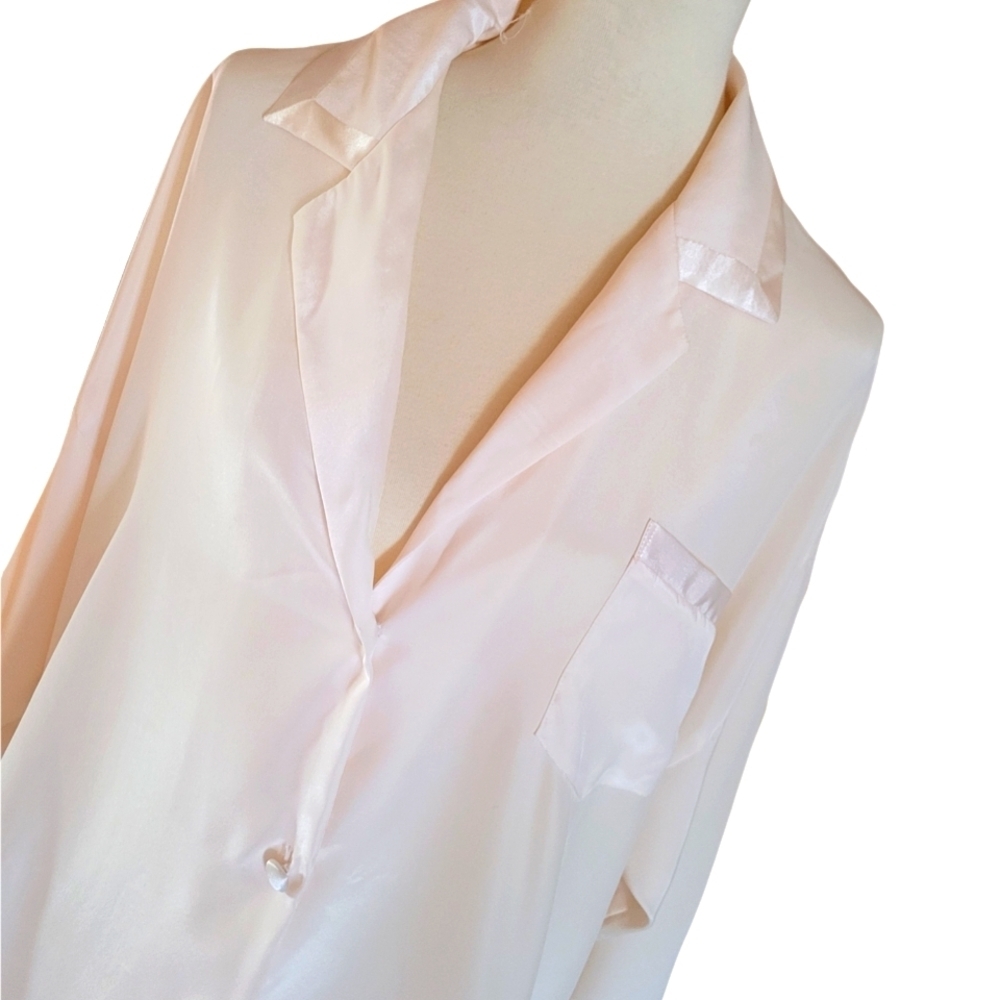 Vintage VS‎ Gold Crown Label Cream Sleep Shirt